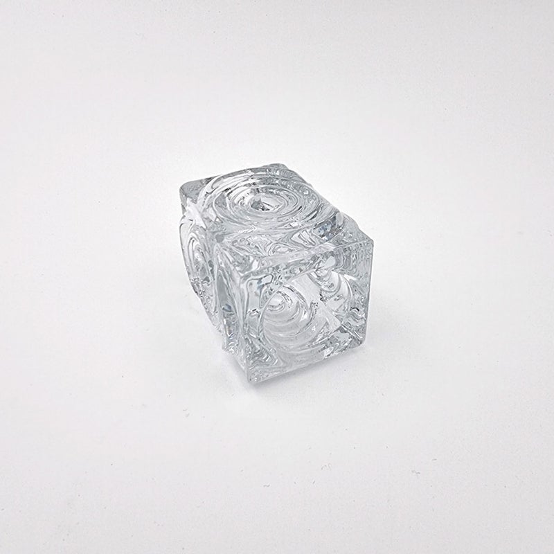 K&auml;&auml;nt&ouml; kynttil&auml;njalka, Rengas, Tamara Aladin